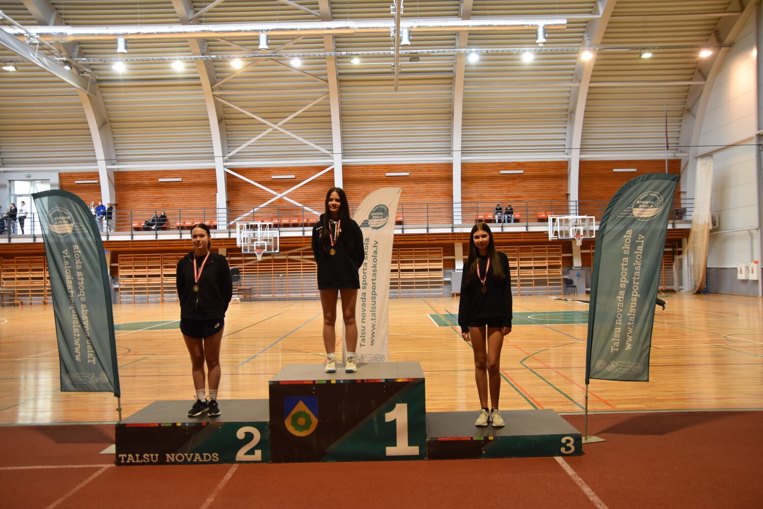 Skolu sports badmintonā