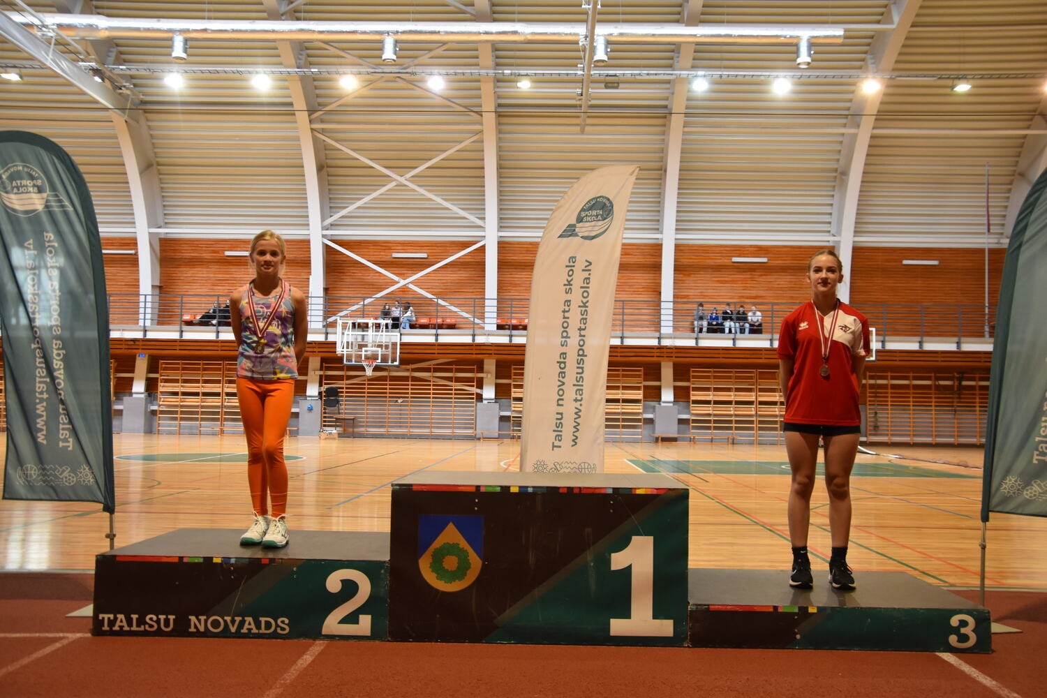 Skolu sports badmintonā