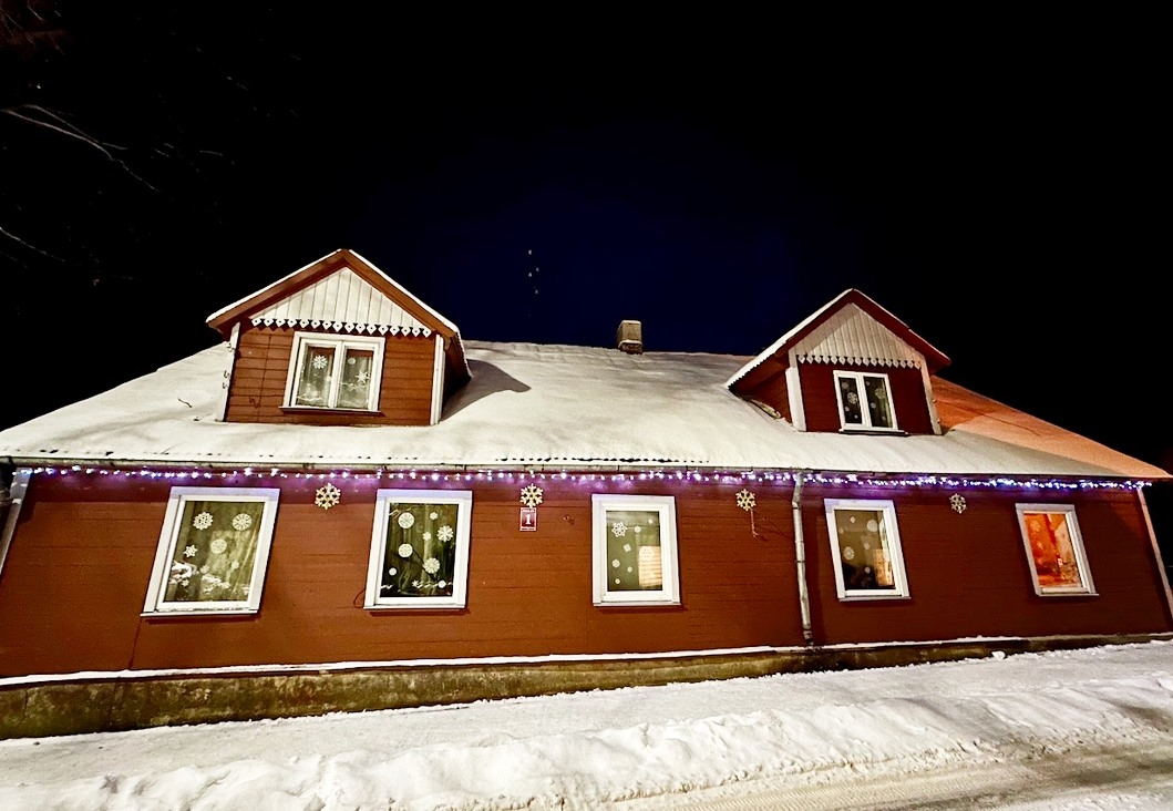 Konkursa „Ziemassvētku skatlogs Talsu novadā” dalībnieku darbi