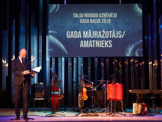 Valdis Melderis uz skatuves (56)