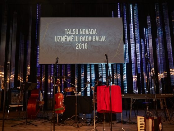 Skatuves noformējums (1)