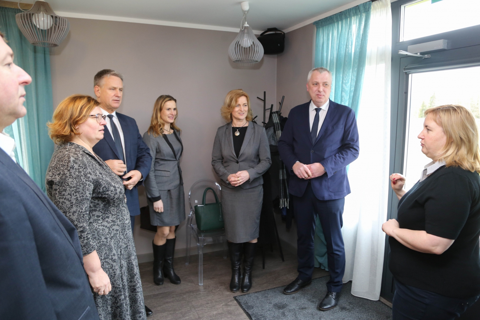 Nauris Puntulis un pavadošie tiekas ar Kuršu kroga īpašnieci Zani Bārbali (19)