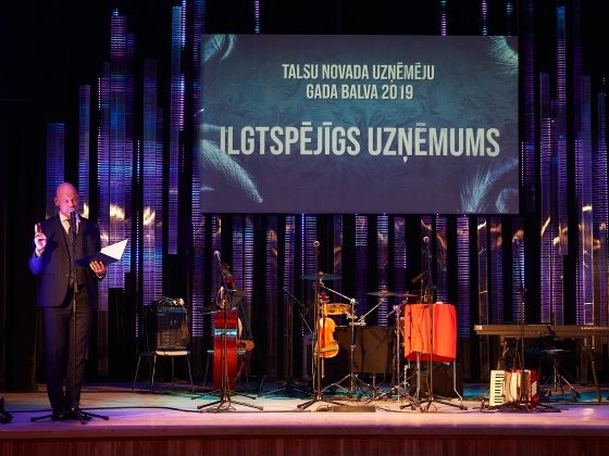 Valdis Melderis uz skatuves (69)