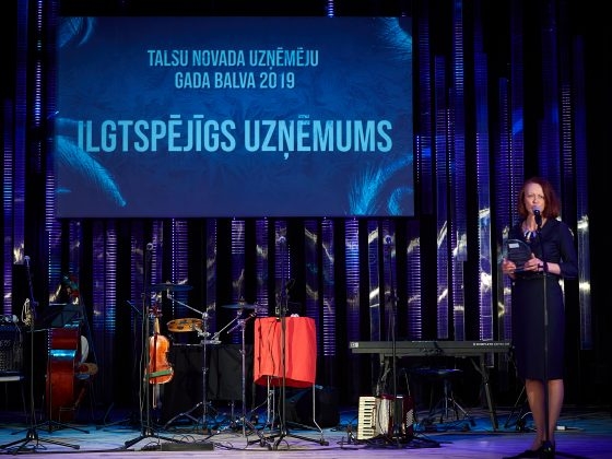 Balvas pasniedzēja nominācijā (72)