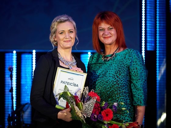 Ilze Grundmane un simpātijas balvas saņēmēja (83)