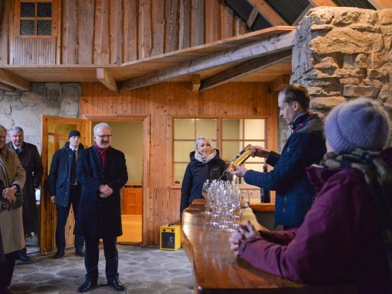 Mājas vīnu degustācija zemnieku saimniecībā
