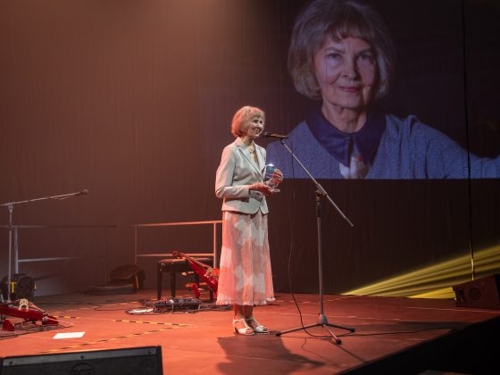 Ārija Veide saka pateicības vārdus par apbalvojumu (35)