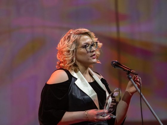 balvas pasniedzēja Karīna Leinberga-Lemberga (47)