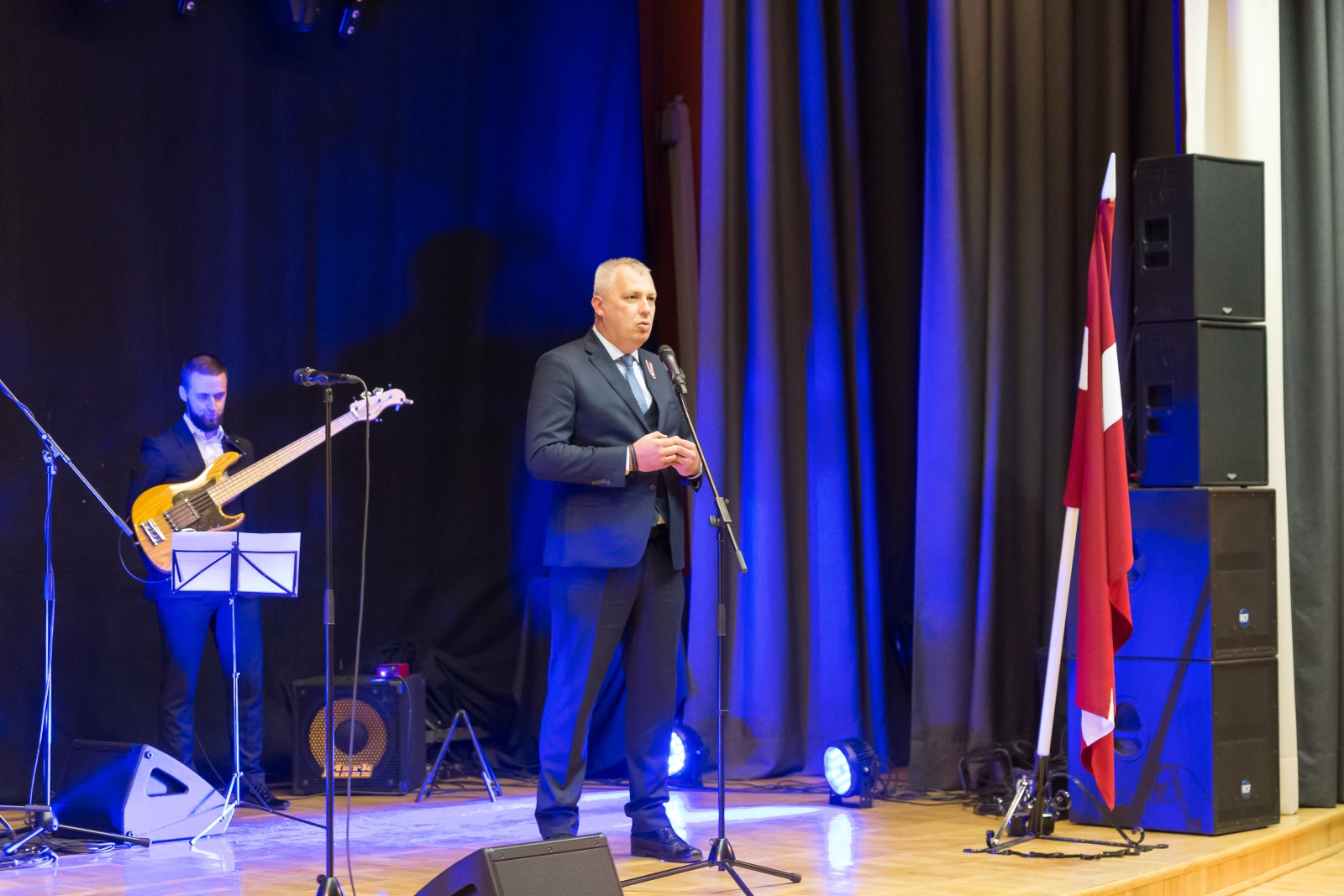 Dainis Karols saka svētku uzrunu (8)