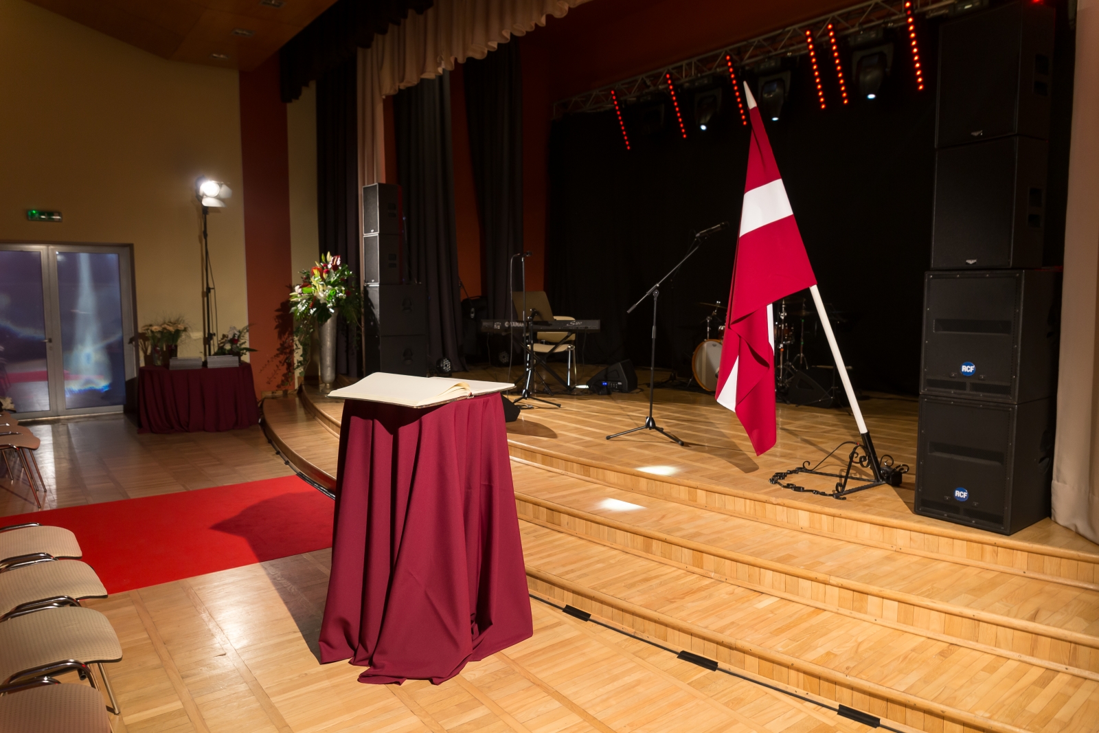 Zāles noformējums (2)