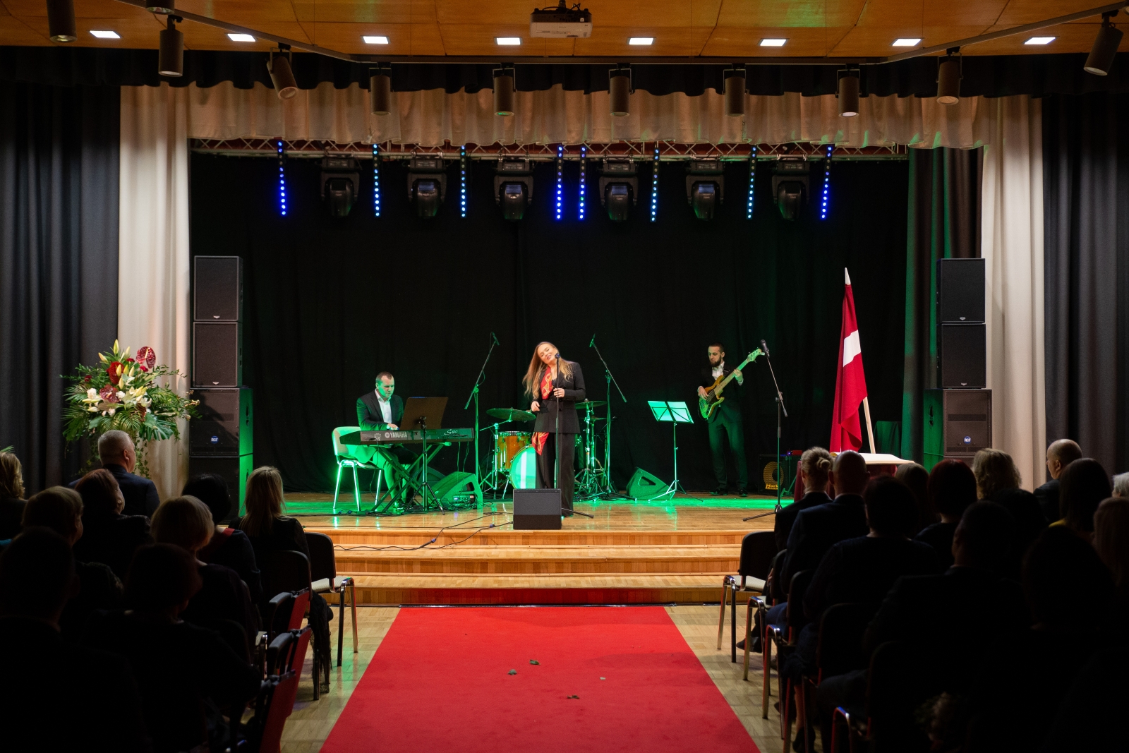 Dināras Rudānes un pavadošo mūziķu muzikāls priekšnesums (33)