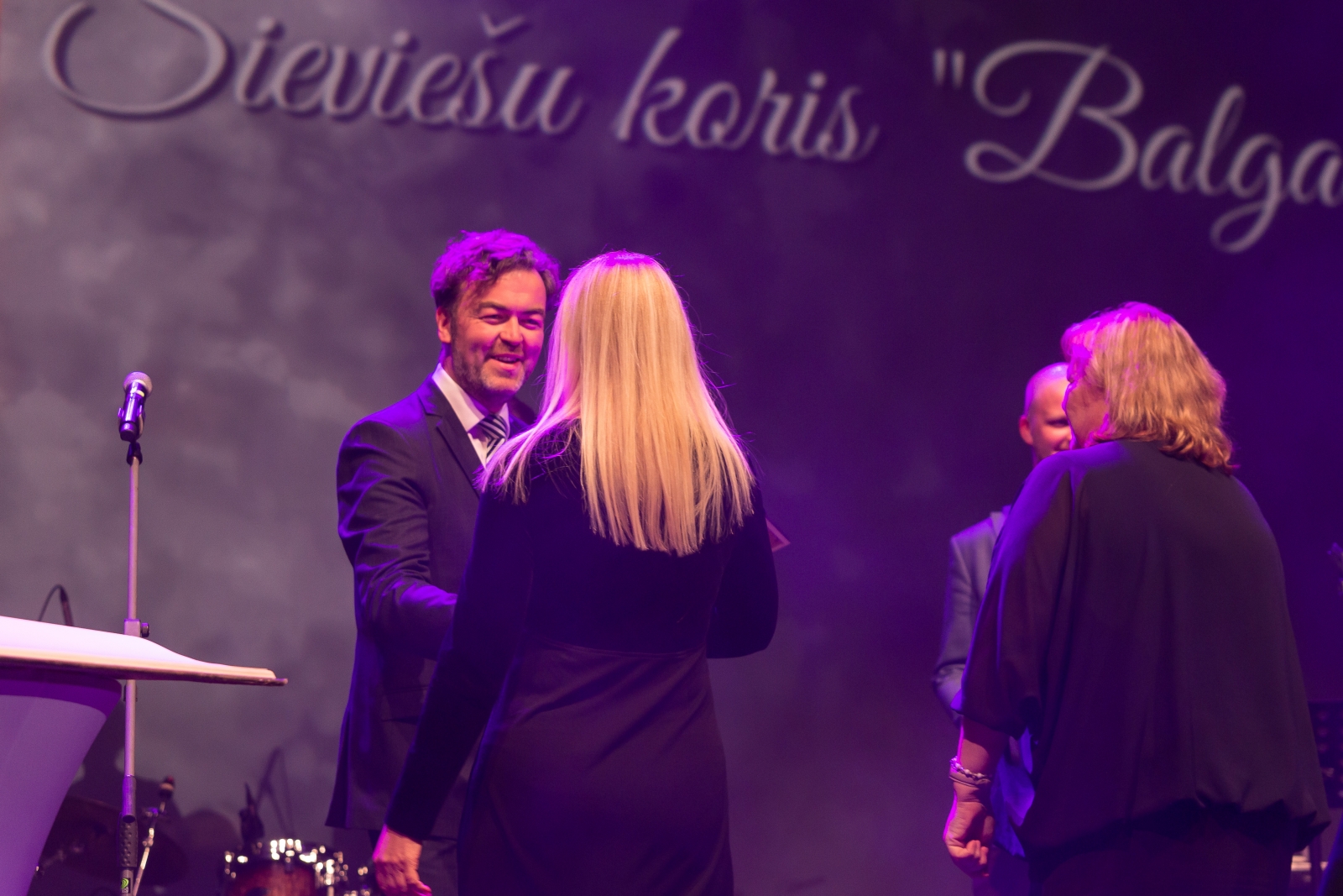 Gints Ceplenieks pasniedz apbalvojumu (56)