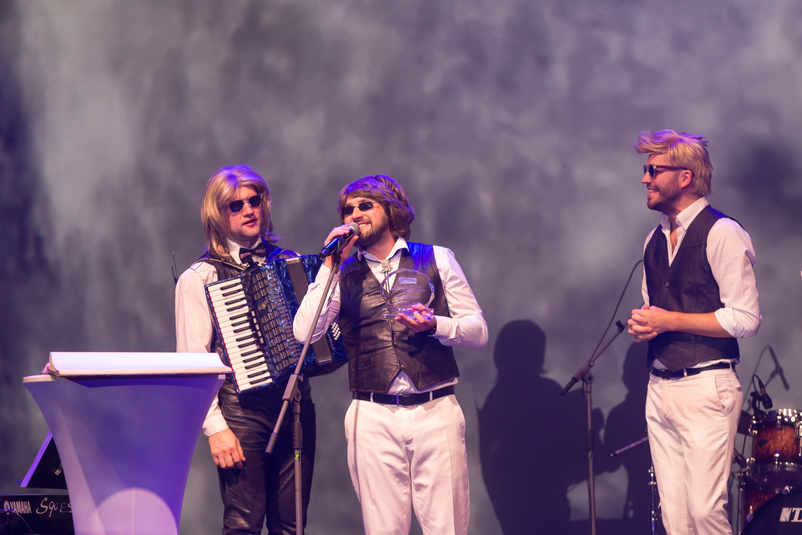 Grupa (14)