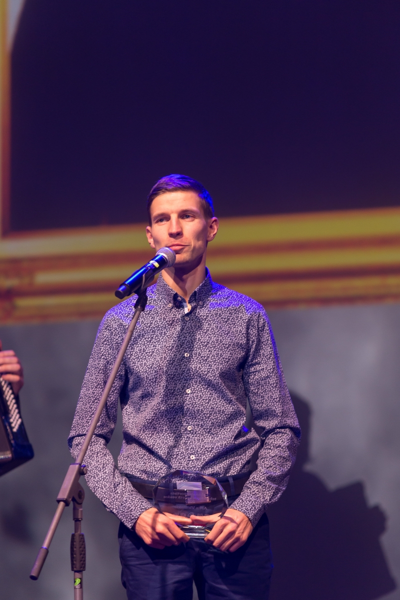 Runā balvas saņēmējs (15)