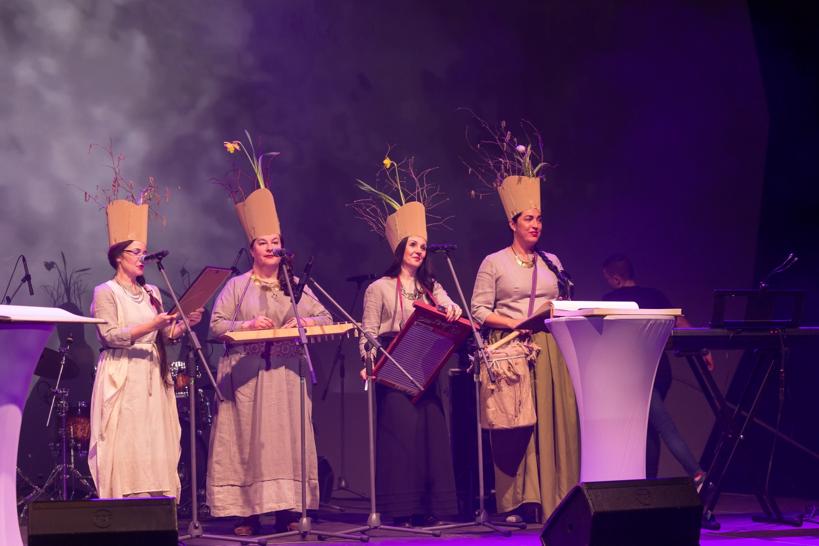 Uzstājas Sabiles folkloras kopa (23)