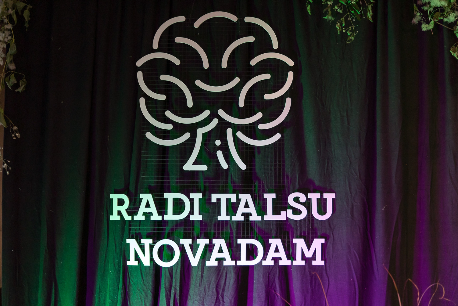 Radi Talsu novadam logo (1)