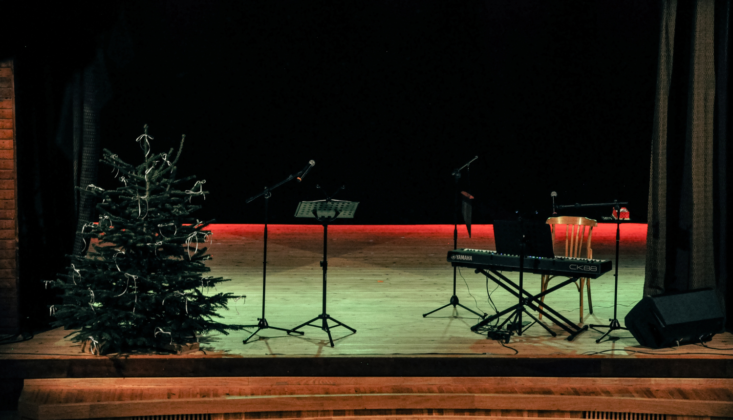 Mērsraga Tautas nama skatuve