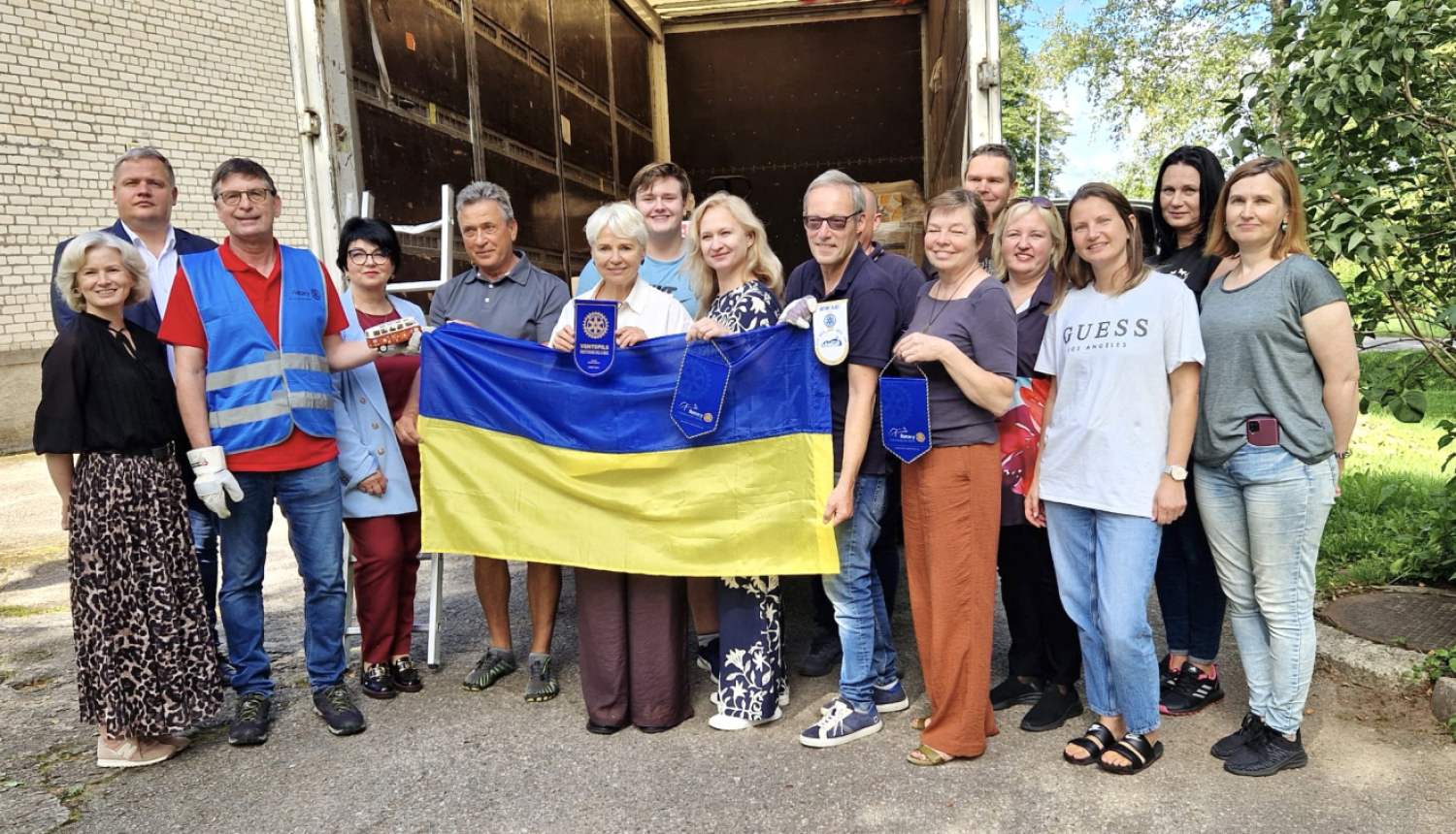 Vācijas Rotary klubs atved humāno palīdzību ukraiņiem