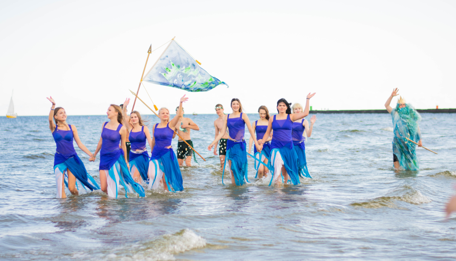 Zvejnieksvētki Rojā – jūras gars, raibi notikumi un lustīga balle līdz rītam