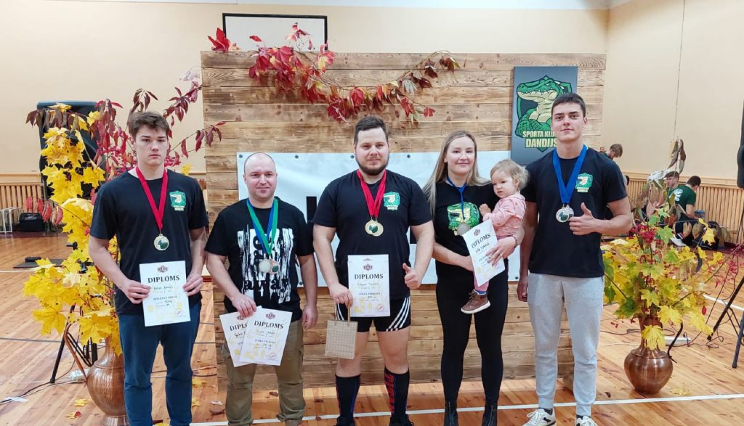 „Dandijs”  un „Talsu spēka atlēti”.