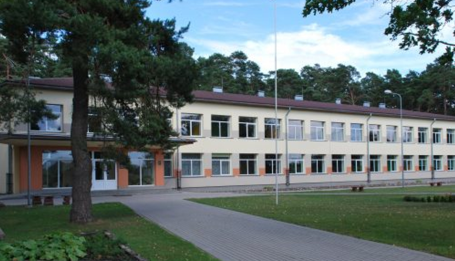 Mērsraga vidusskola