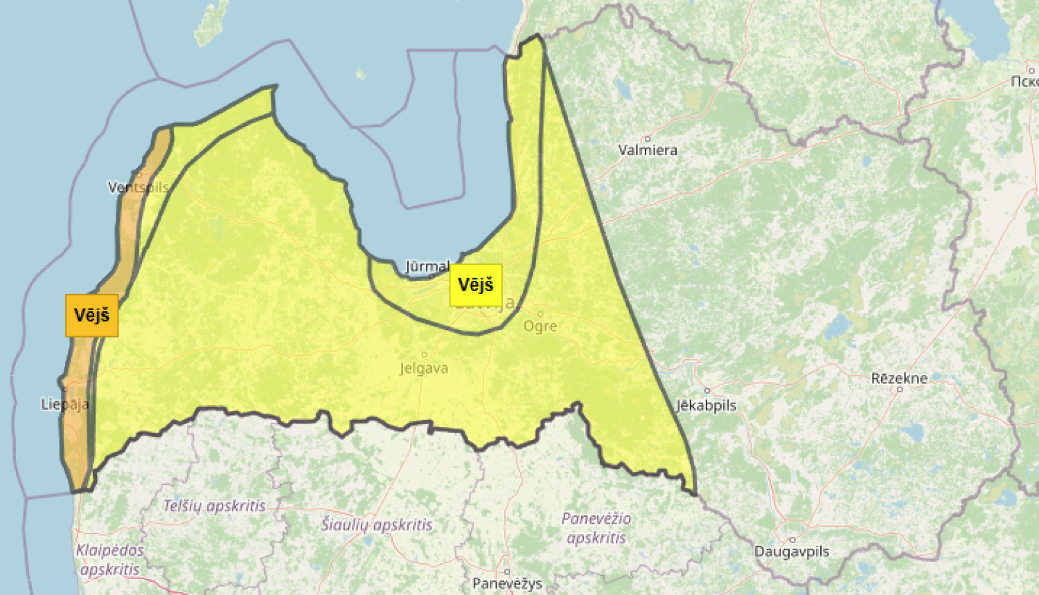 Gaidāma stipra snigšana un ļoti stiprs vējš piekrastē