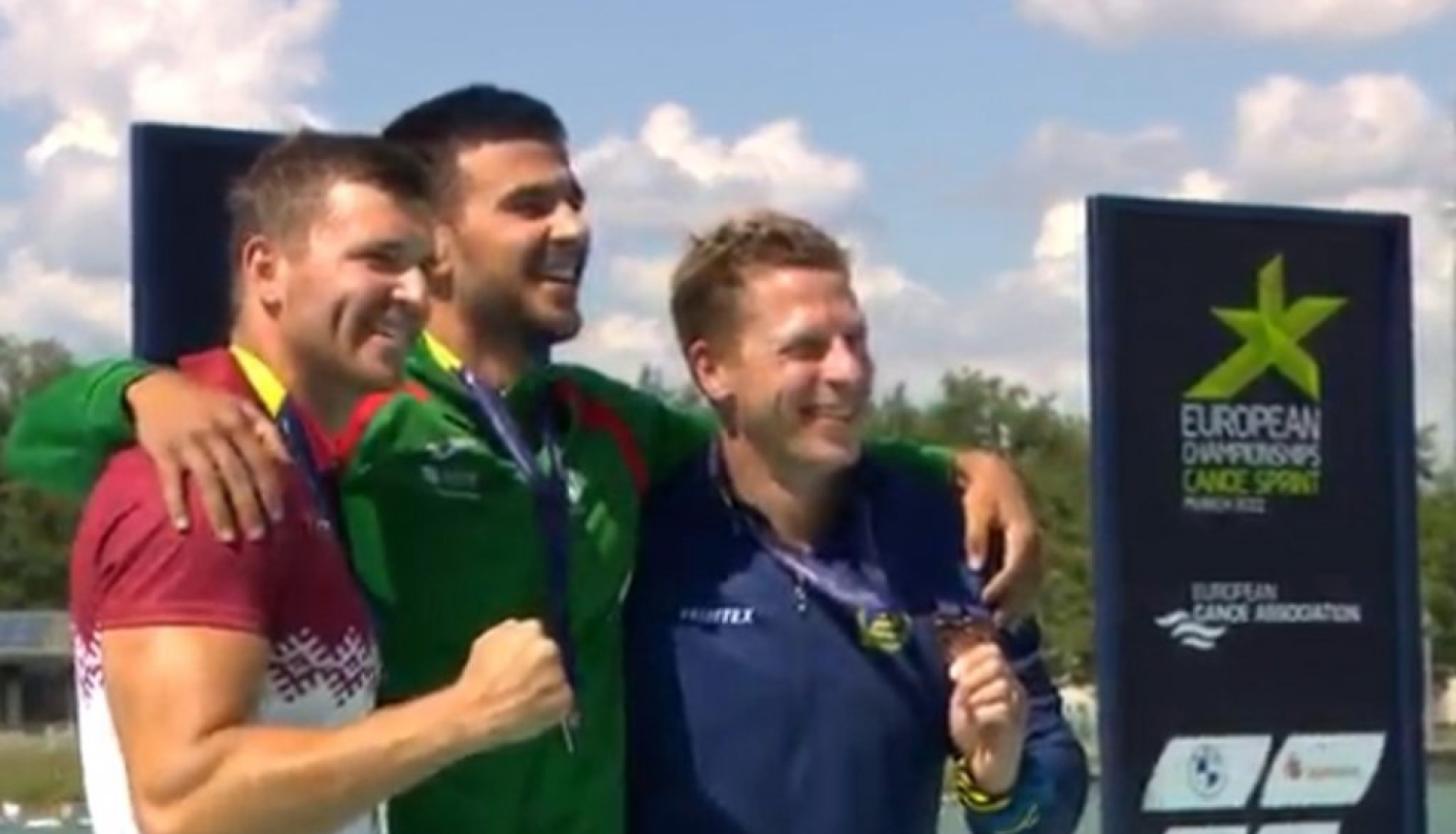 Vicečempiona tituls Robertam Akmenim