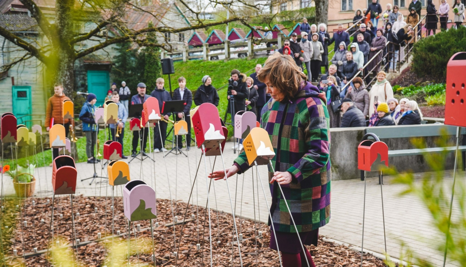 Skaņu stara atklāšana Talsos, Lielajā ielā