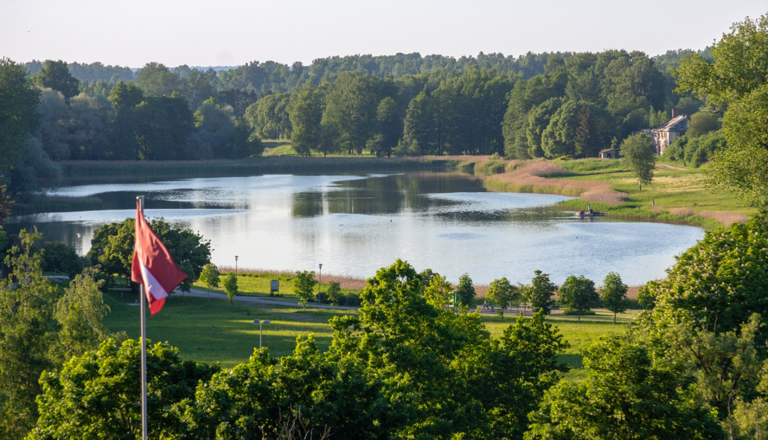 Sākti Vilkmuižas ezera apkārtnes labiekārtošanas darbi