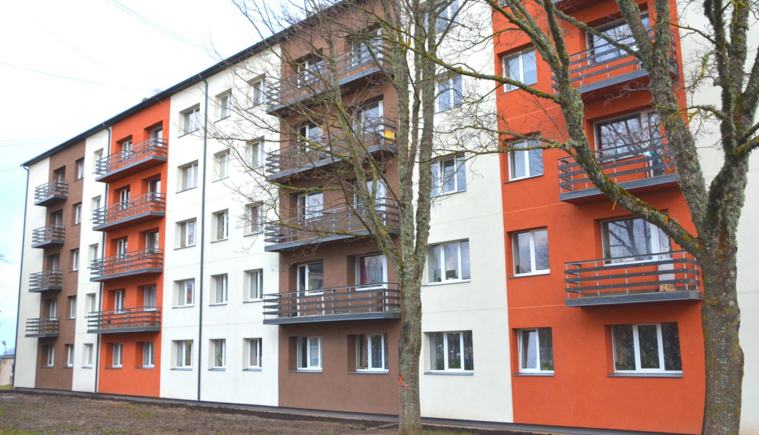 Daudzzīvokļu nams