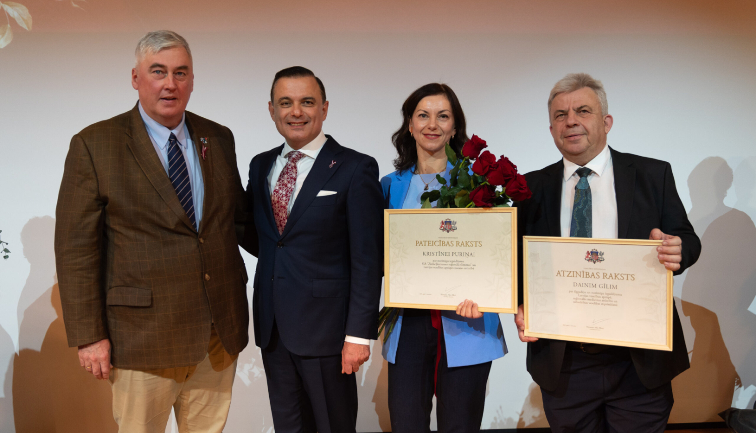 Ziemeļkurzemes reģionālās slimnīcas darbinieki saņem valsts līmeņa atzinību