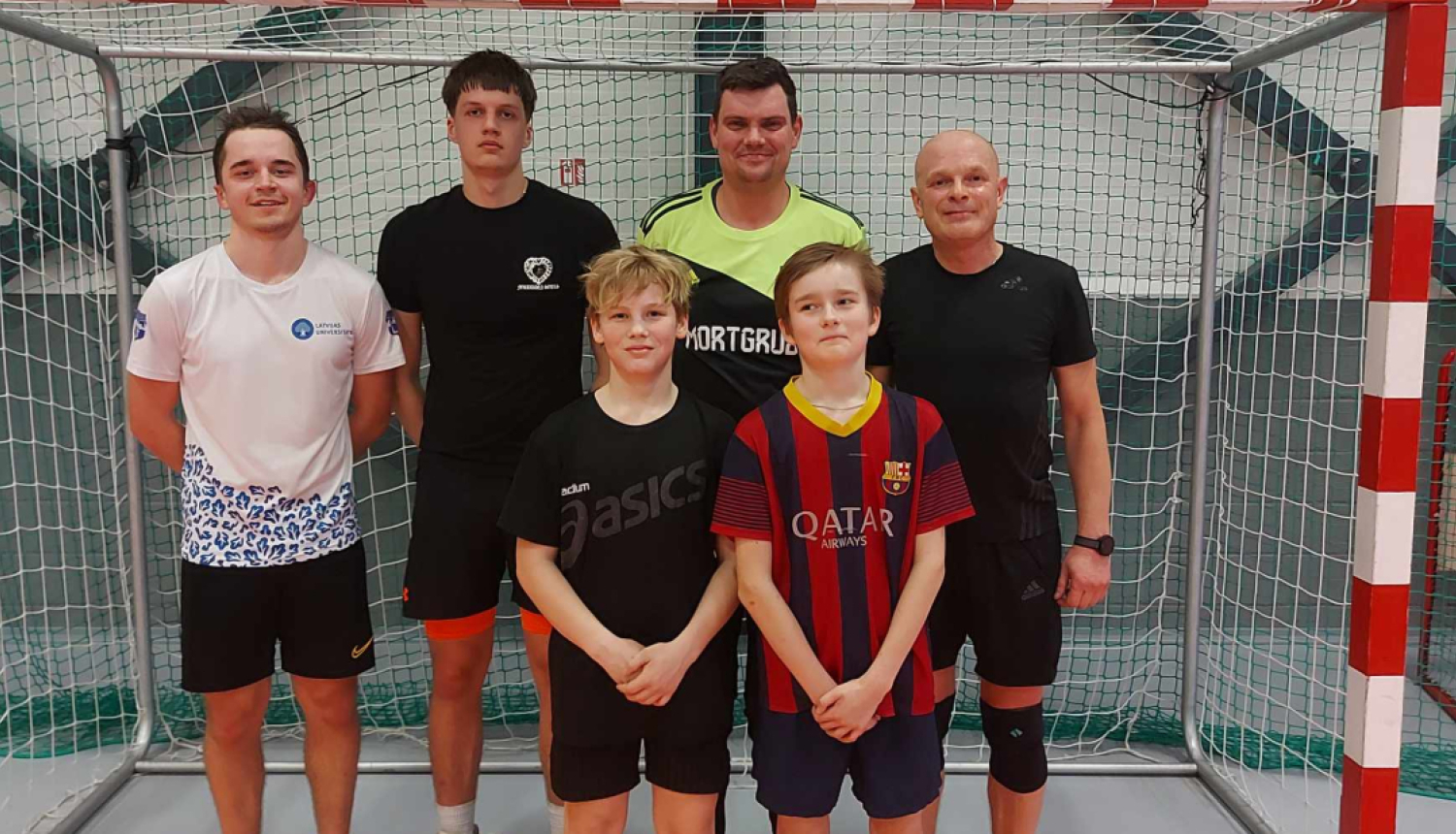 Aizvadīts Mērsraga meistarsacīkšu telpu futbolā septītais posms
