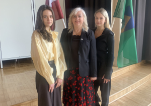 Ēnu dienā pašvaldību apmeklē zinātkāri jaunieši