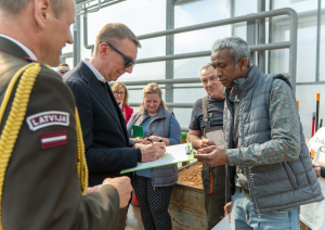 Prezidents Agroresursu un ekonomikas institūta Stendes pētniecības centrā_1